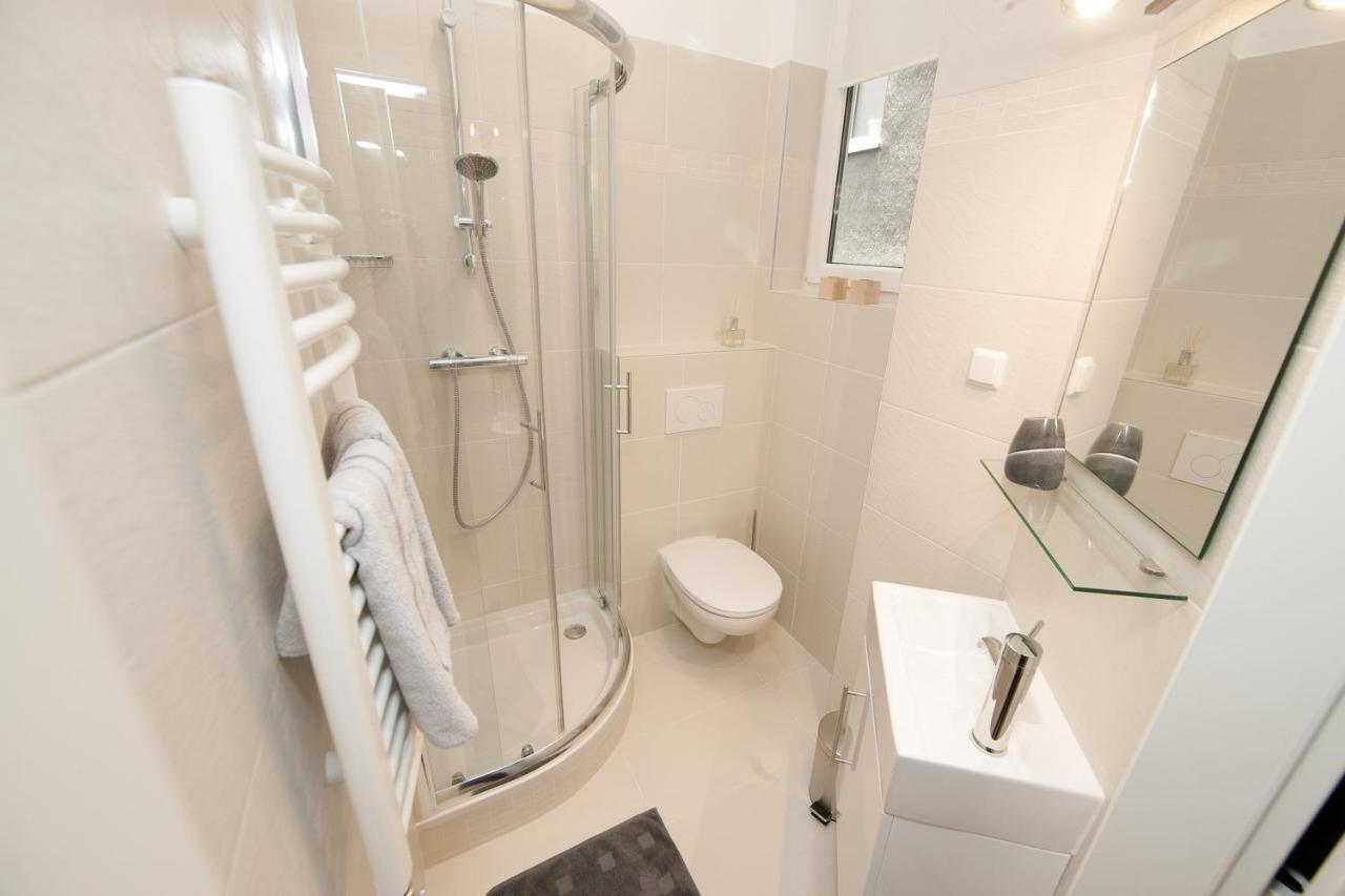Apartment Traditional Tav -